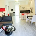 דירה Maison Dora 10 *